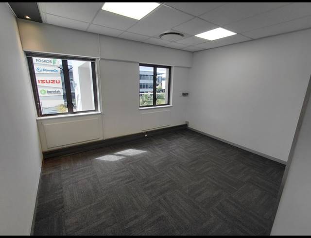 1,349M² OFFICE TO LET IN VORNA VALLEY